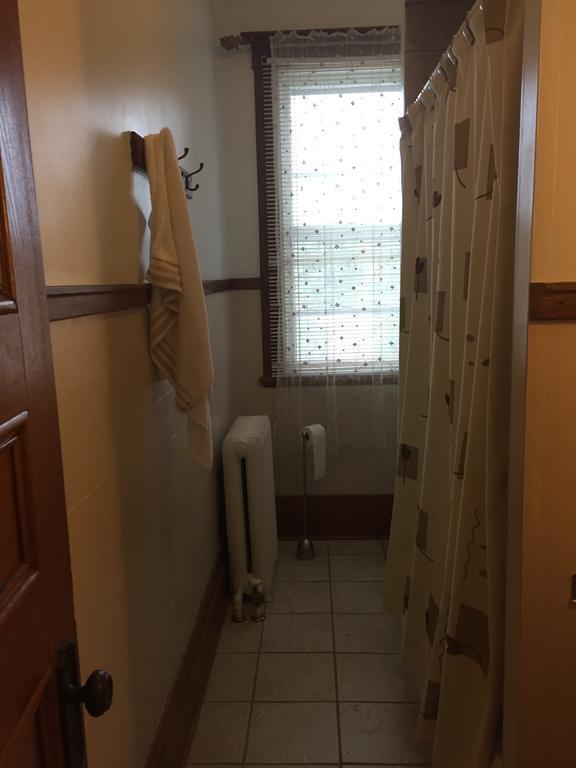 Le Petit Chateau Montebello B&B الغرفة الصورة