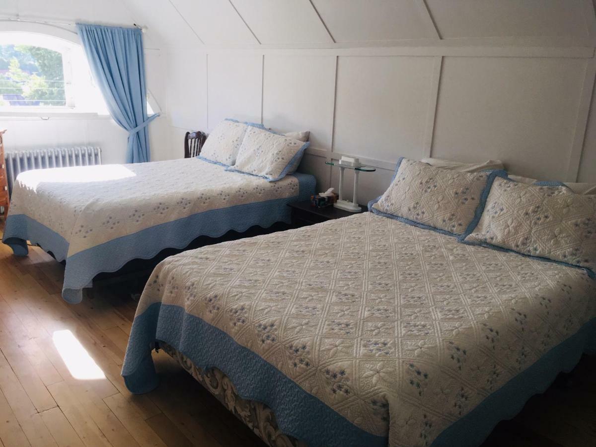 Le Petit Chateau Montebello B&B المظهر الخارجي الصورة