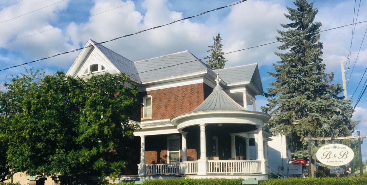Le Petit Chateau Montebello B&B المظهر الخارجي الصورة